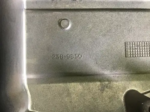 CATERPILLAR ROCKER COVER 2389850 USED - Thumb image 2