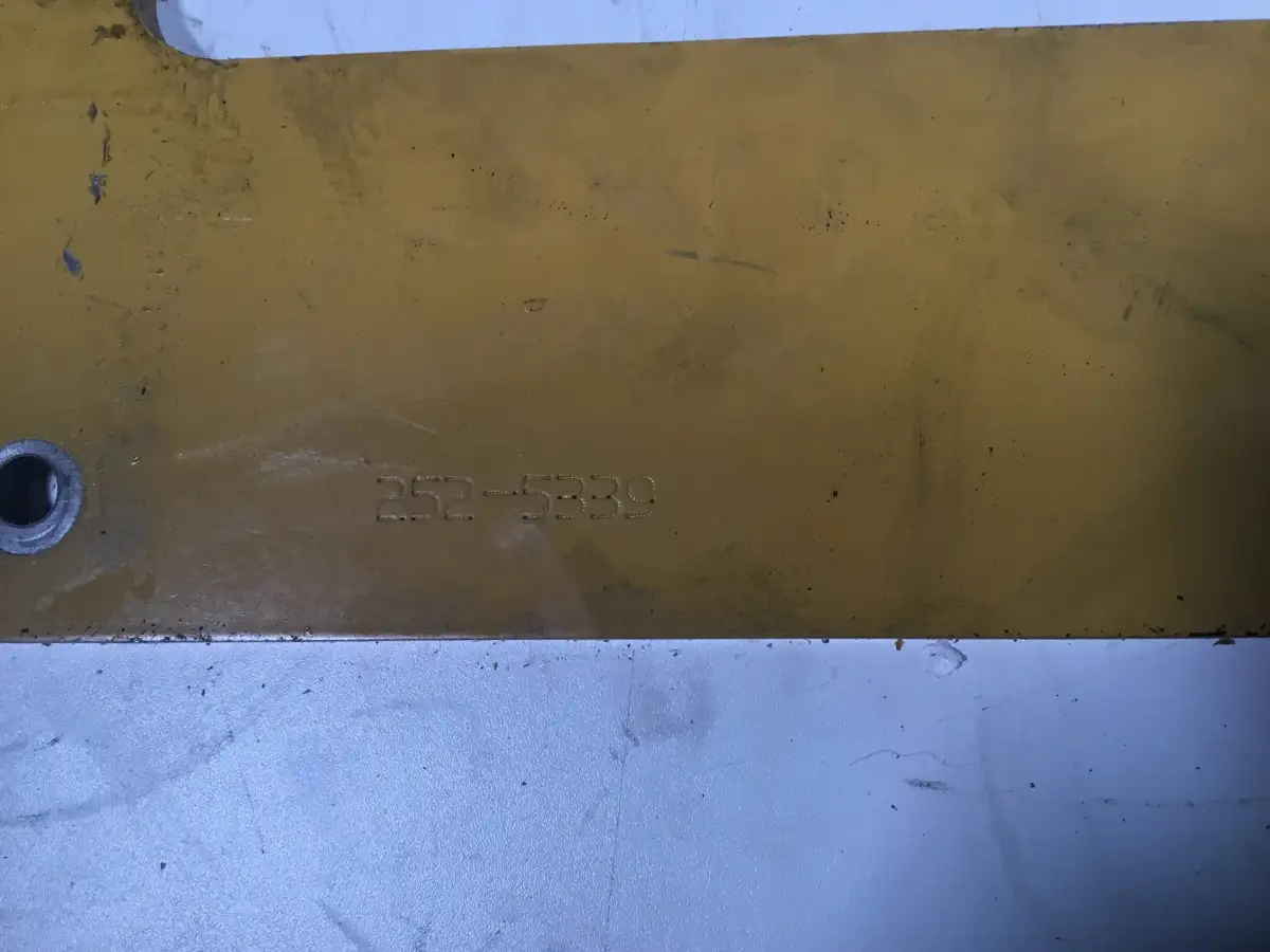 SOPORTE CATERPILLAR 2525339 USADO - Imagen 2