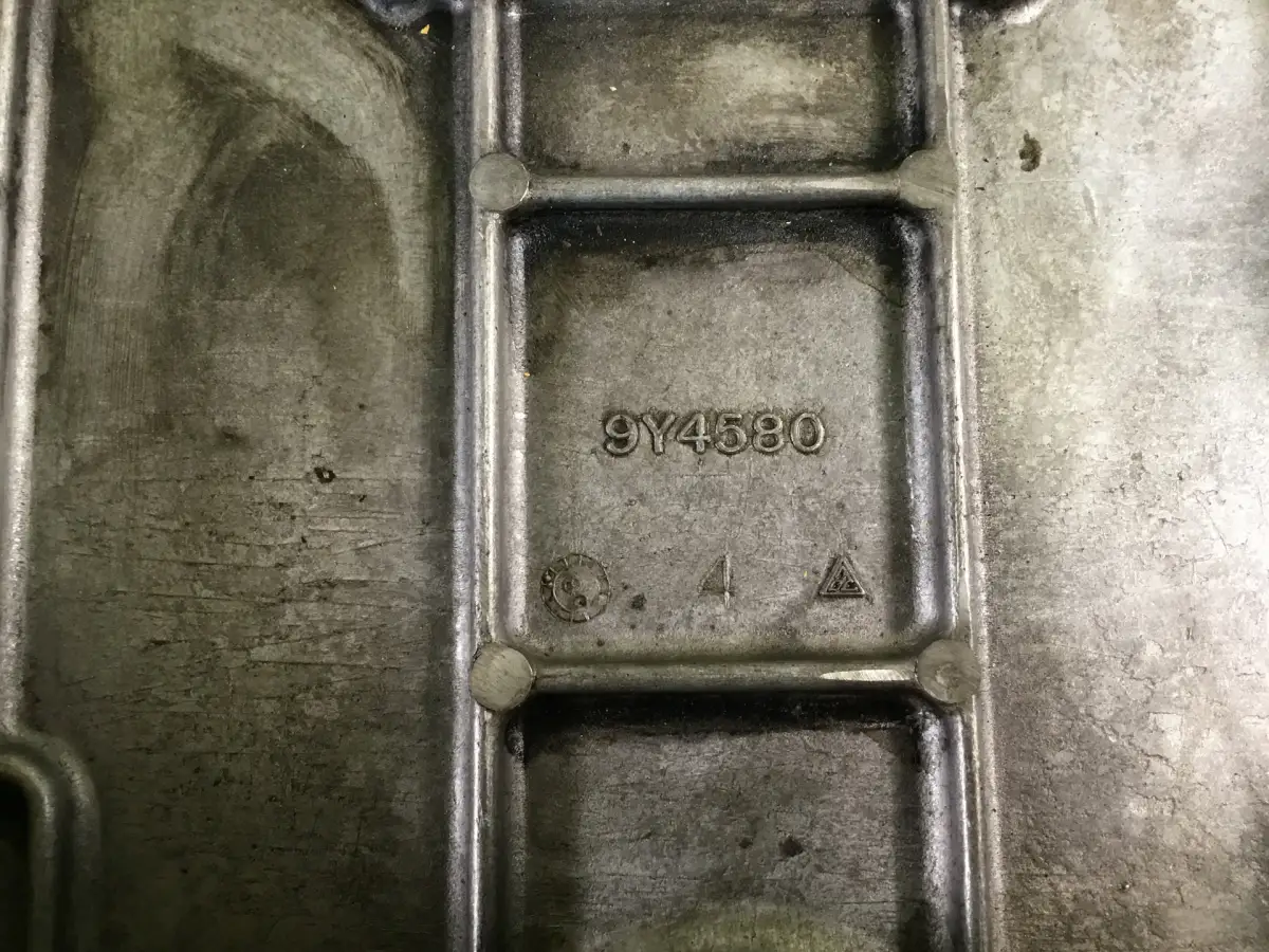 CATERPILLAR ROCKER COVER 9Y4580 USED - Picture 2