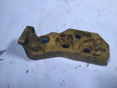 SOPORTE CATERPILLAR 2431557 USADO - Imagen miniatura 1