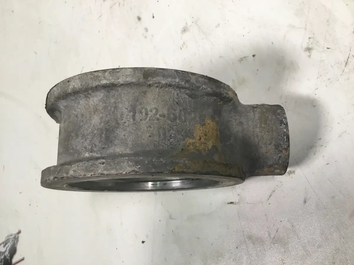 USED CATERPILLAR OIL FILTER ADAPTER 1025829 - Picture 2
