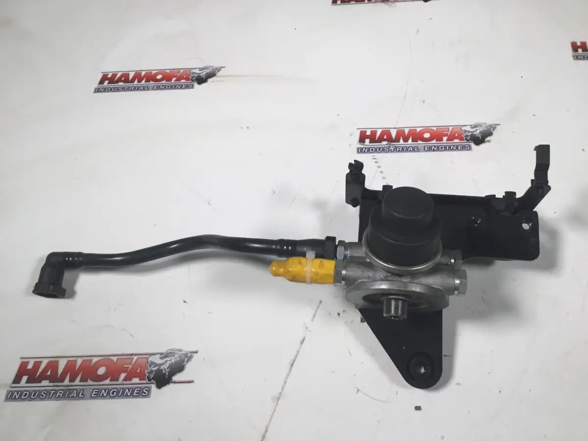 CASA DEL FILTRO DE COMBUSTIBLE PERKINS 2656F068 USADA - Imagen 2