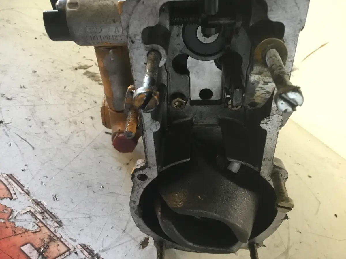 BOMBA DE COMBUSTIBLE BOSCH 0400876327 USADA - Imagen 3