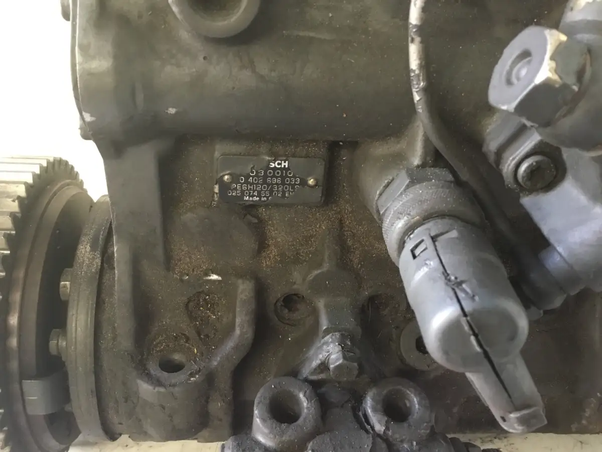 BOMBA DE COMBUSTIBLE BOSCH 0402696033 USADA - Imagen 3