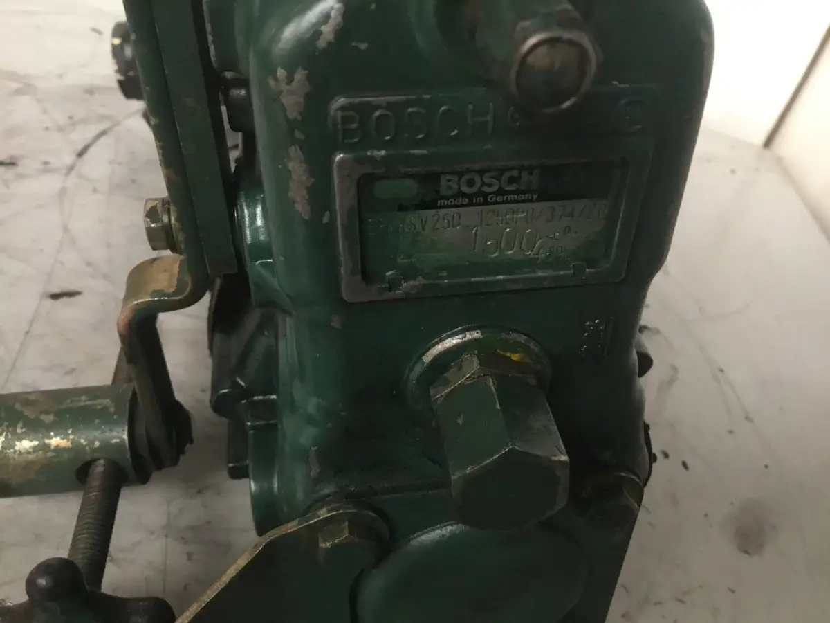 BOMBA DE COMBUSTIBLE BOSCH 0401876272 USADA - Imagen 3