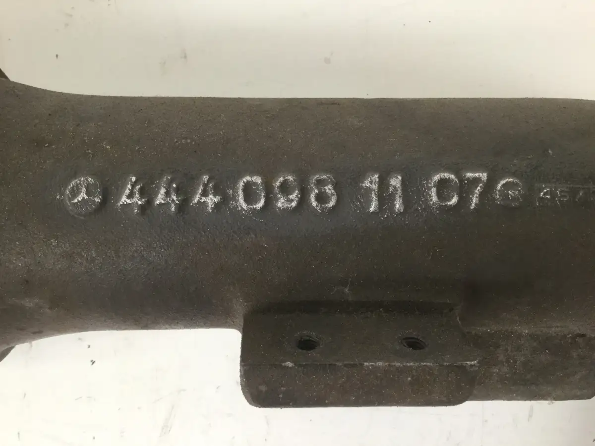 MERCEDES INTAKE MANIFOLD A4440981107 USED - Picture 2