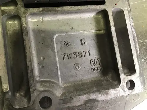 CATERPILLAR КРЫШКА КЛАПАНА 7W3871 Б/У - Миниатюра 2