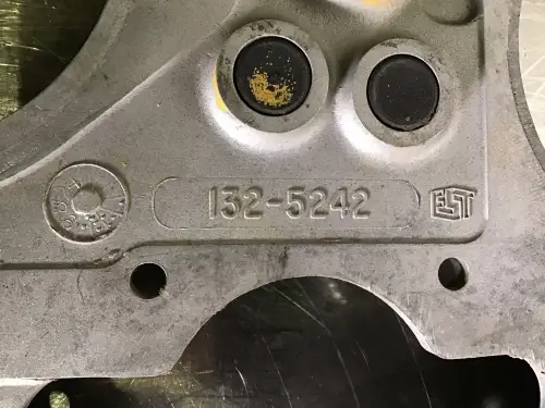 CATERPILLAR КРЫШКА РАСПРЕДЕЛИТЕЛЯ 1325242 Б/У - Миниатюра 2