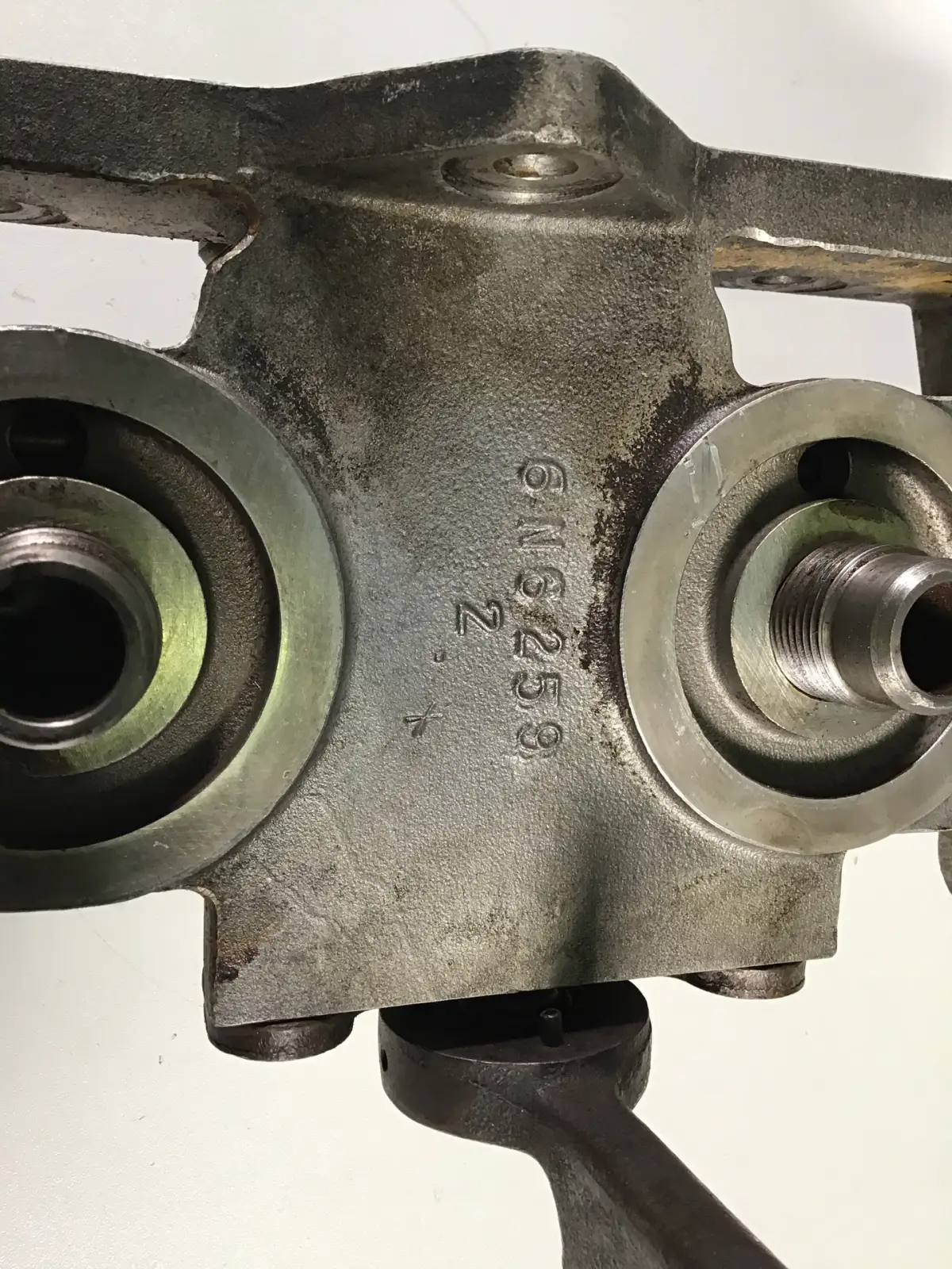 CATERPILLAR FUEL FILTER HOUSING 6N6259 USED - Picture 2