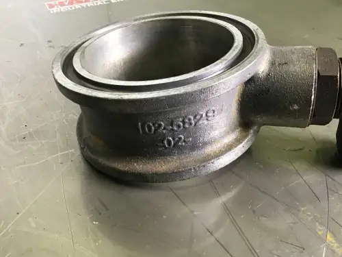 CATERPILLAR ÖLFILTERADAPTER 1025829 GEBRAUCHT – Vorschaubild 2