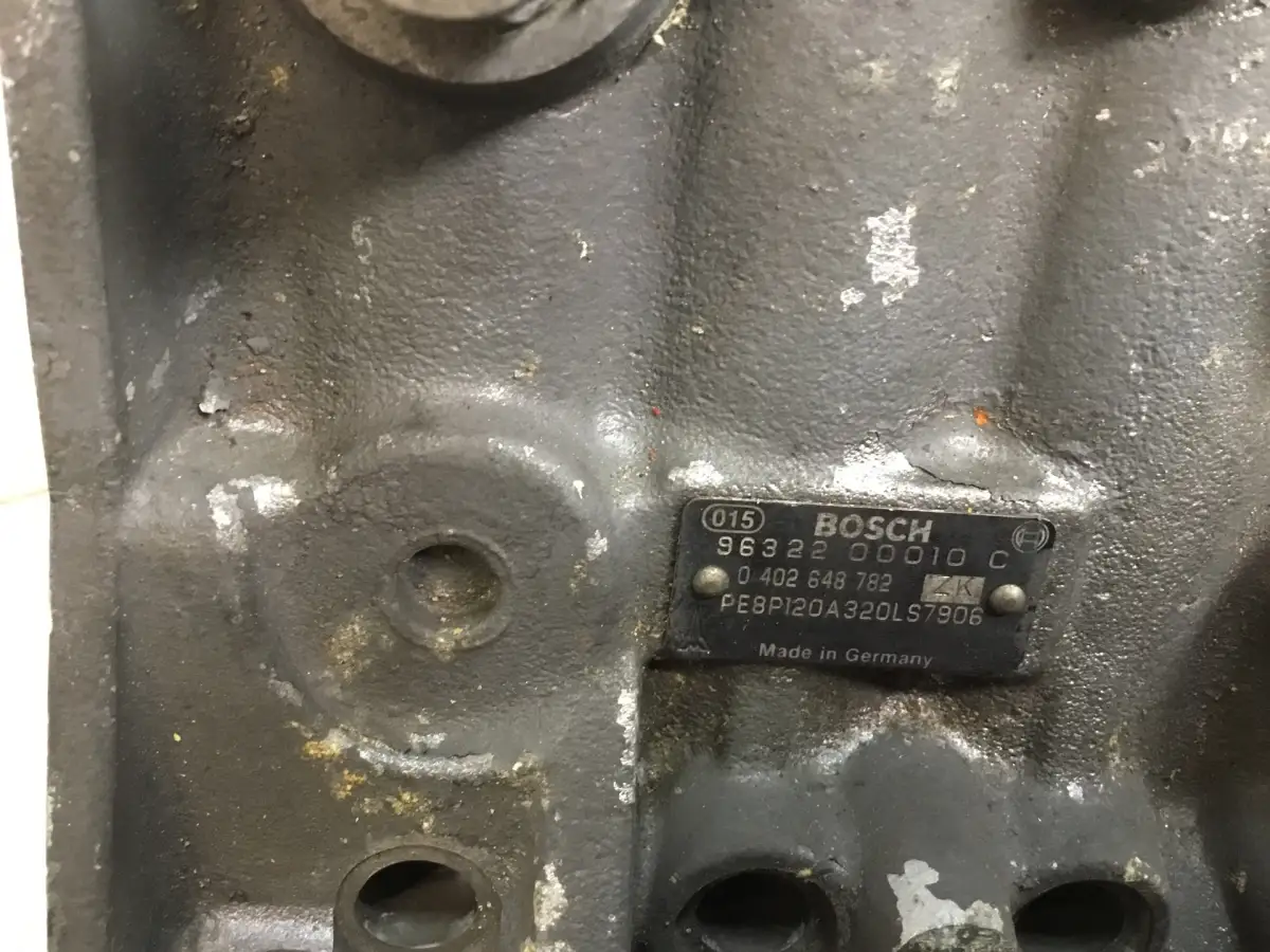 POMPE À CARBURANT BOSCH 0402648782 UTILISÉE - Image 2