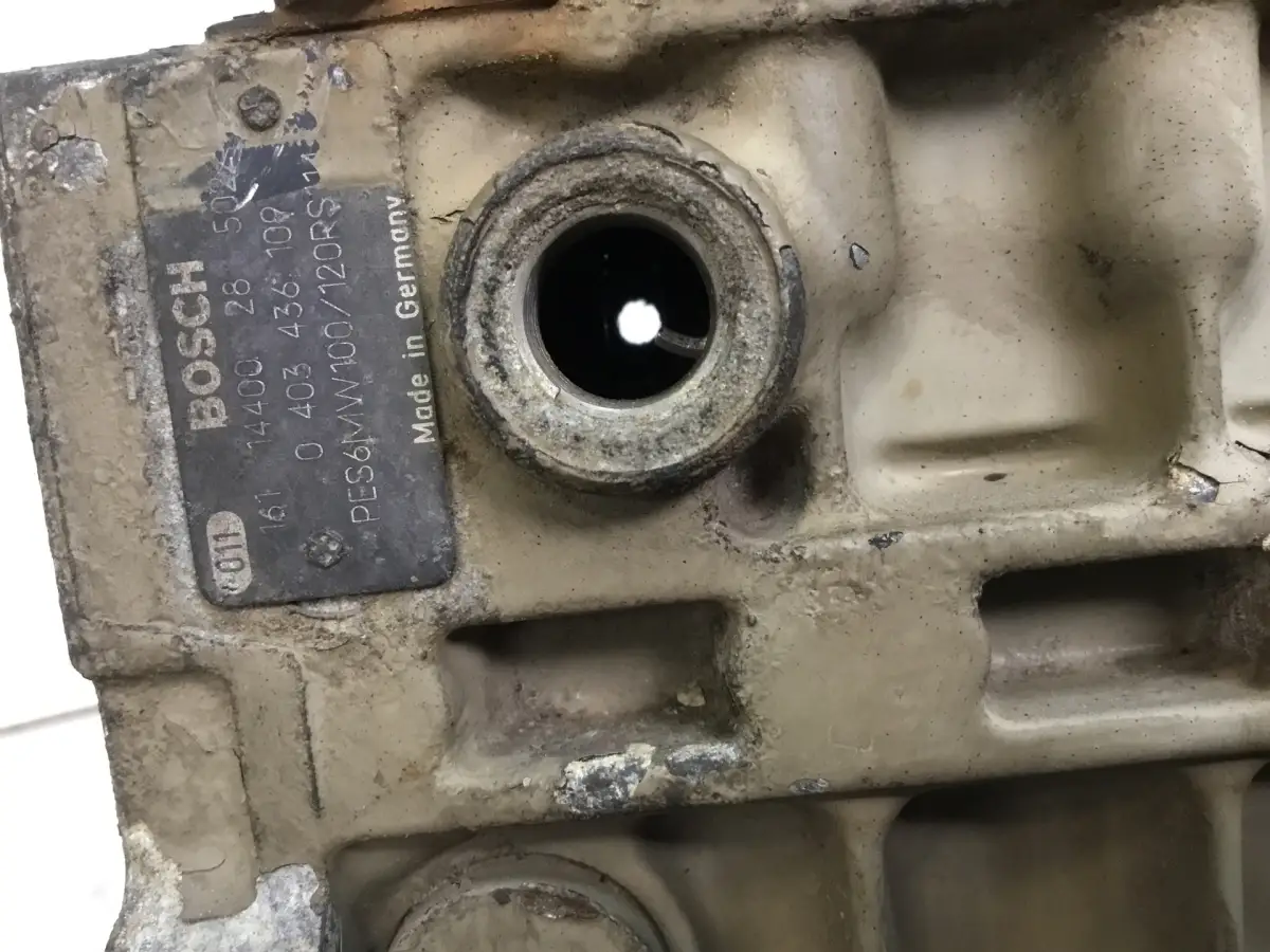 BOSCH CONJUNTO DE BOMBAS DE INYECCIÓN 0403436109 USADO - Imagen 3