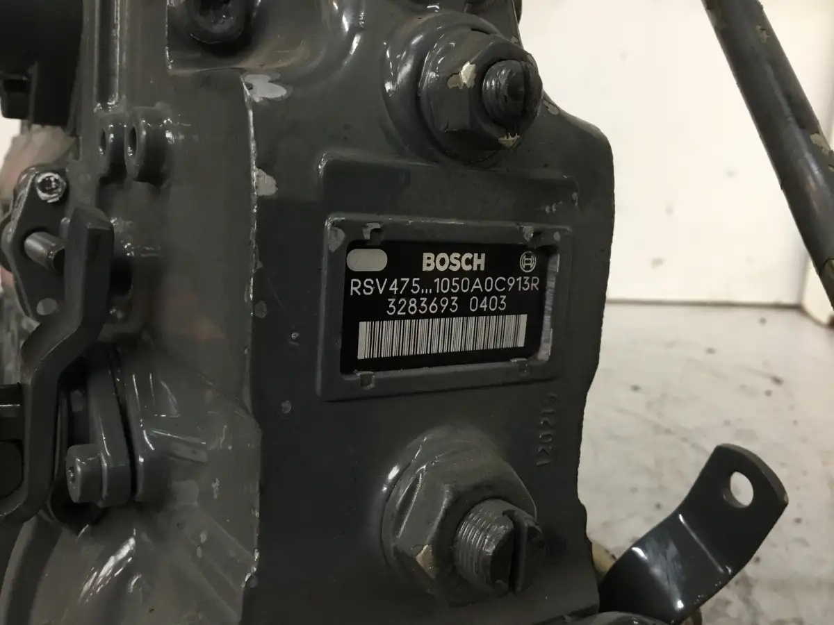 CONJUNTO DE BOMBA DE INYECCIÓN BOSCH F002A0Z035 USADO - Imagen 3