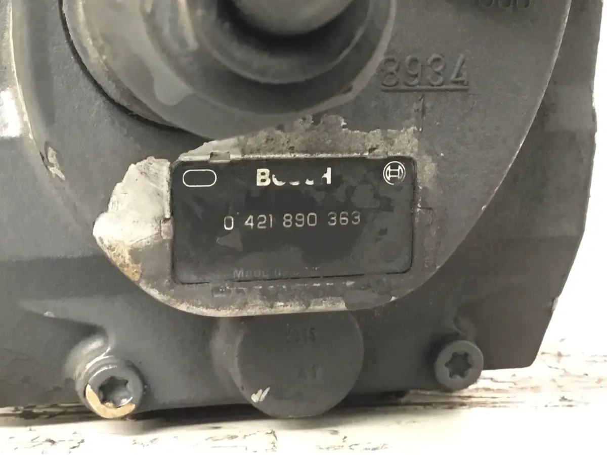 BOMBA DE COMBUSTIBLE BOSCH 0402796039 USADA - Imagen 2