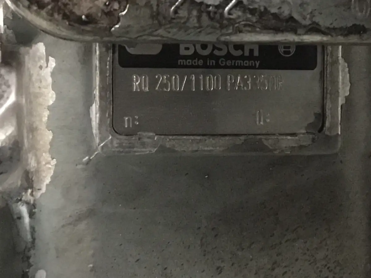 BOSCH FUEL PUMP 0402046179 USED - Picture 2