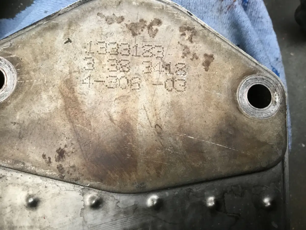 ENFRIADOR DE ACEITE SCANIA 1333183 USADO - Imagen 4