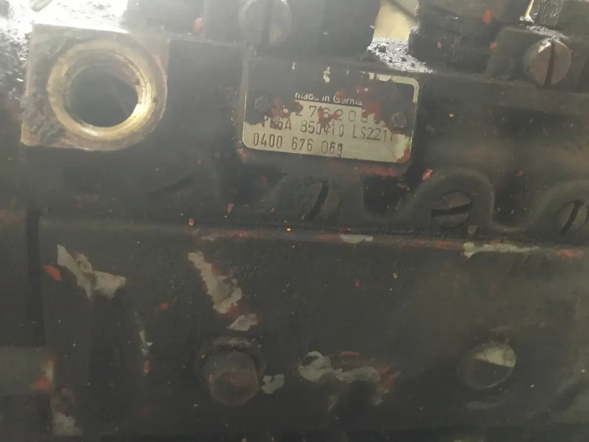 BOMBA DE COMBUSTIBLE BOSCH 0400676069 USADA - Imagen 4