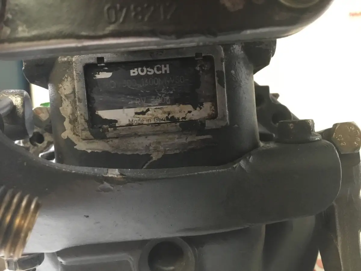 BOMBA DE COMBUSTIBLE BOSCH 0403446147 USADA - Imagen 3