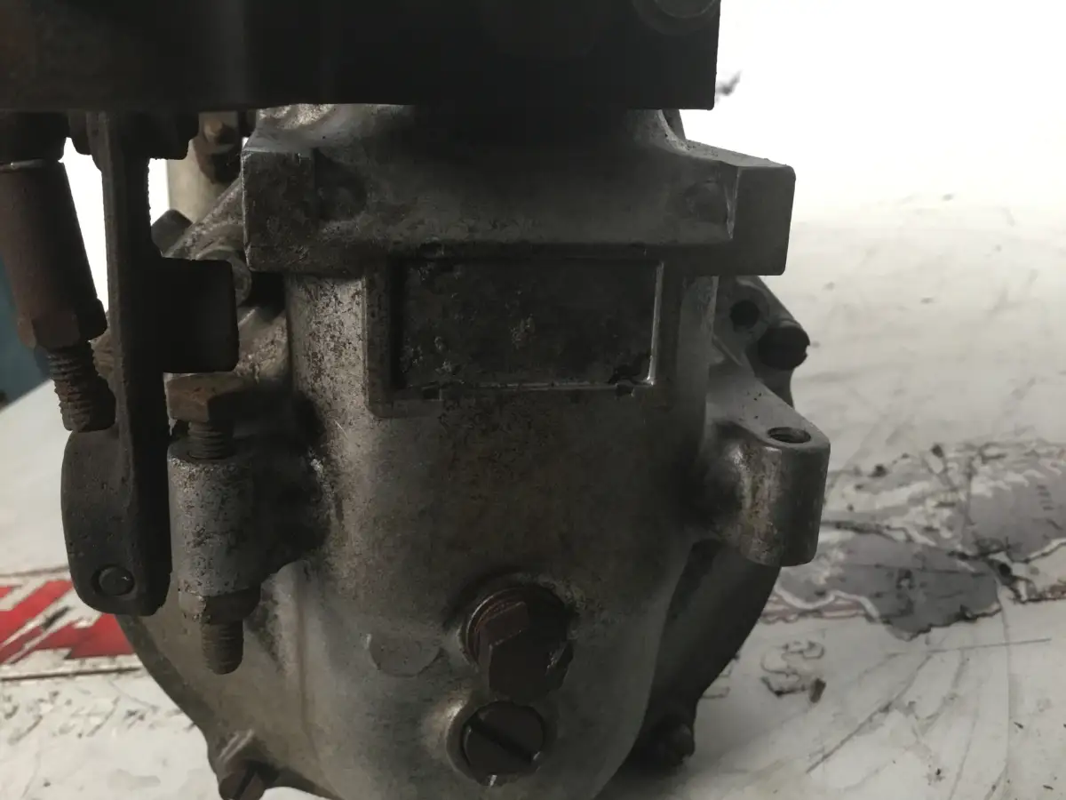 BOMBA DE COMBUSTIBLE BOSCH 0400646239 USADA - Imagen 3