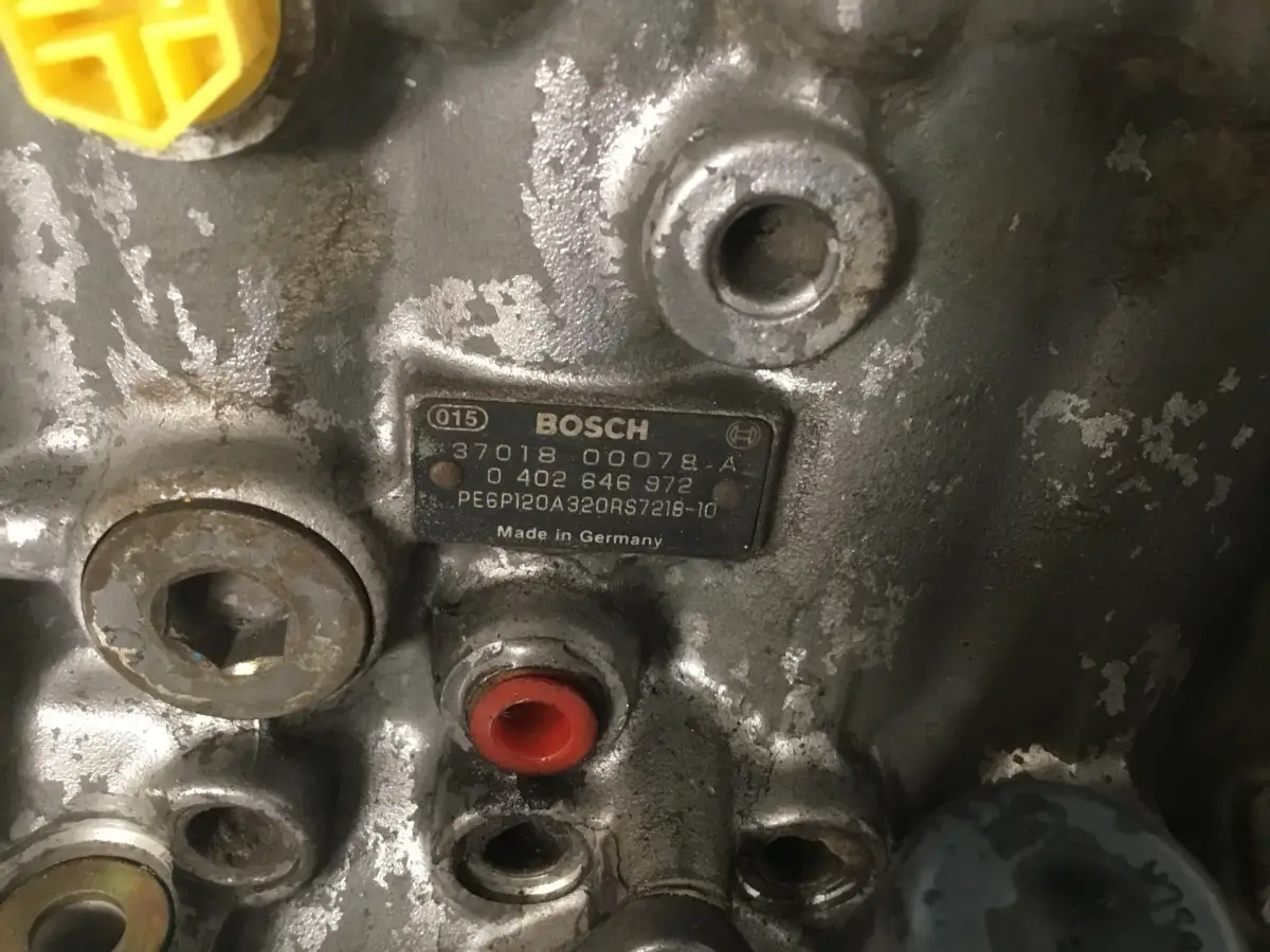 BOMBA DE COMBUSTIBLE BOSCH 0402646972 USADA - Imagen 4
