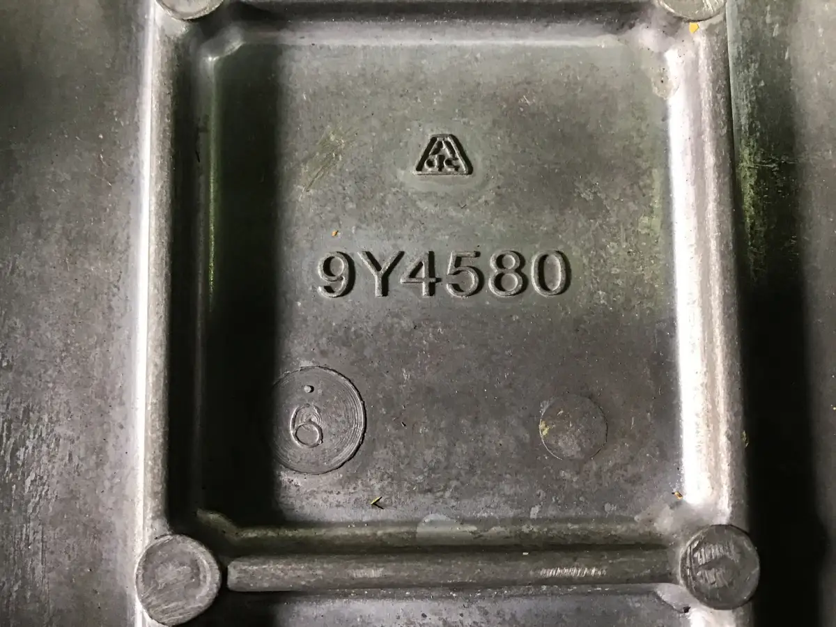CATERPILLAR ROCKER COVER 9Y4580 USED - Picture 2