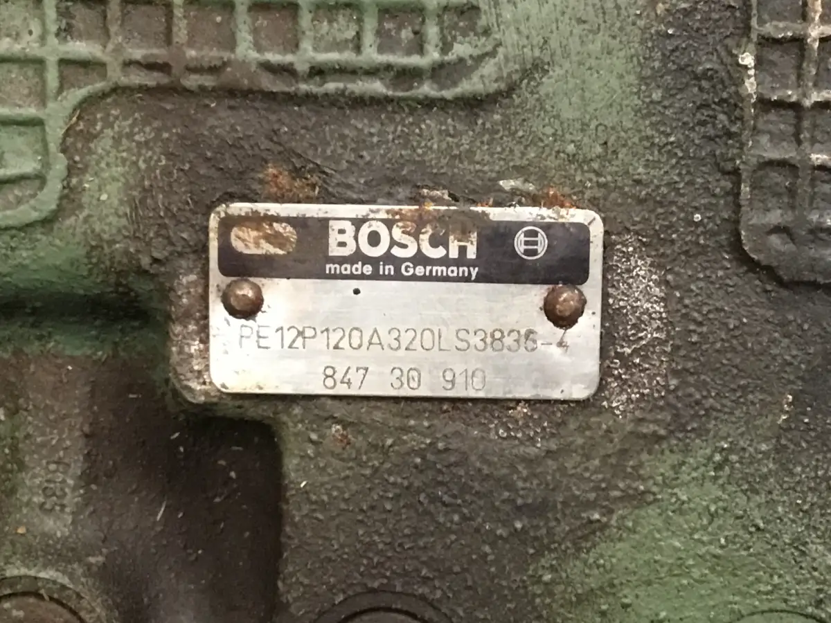 BOMBA DE COMBUSTIBLE BOSCH 0411820726 USADA - Imagen 4