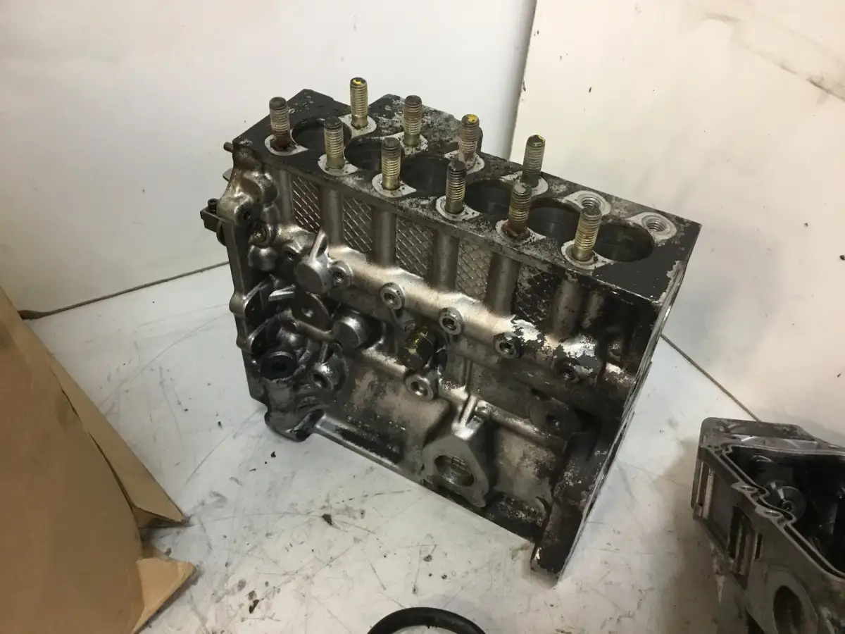 BOMBA DE COMBUSTIBLE BOSCH 0402796043 USADA - Imagen 2