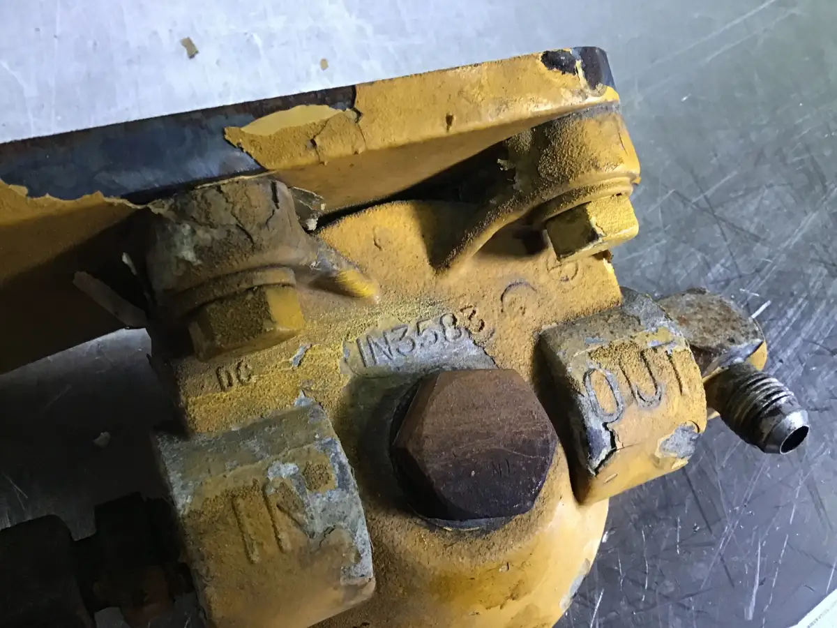 CATERPILLAR BOÎTIER DE FILTRE À CARBURANT 1N3583 D'OCCASION - Image 2