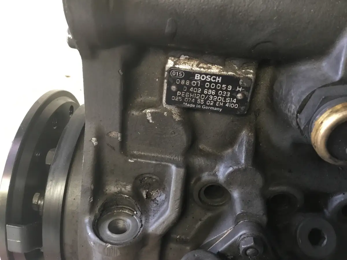 BOMBA DE COMBUSTIBLE BOSCH 0402696033 USADA - Imagen 3