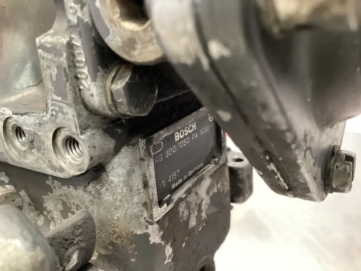 BOMBA DE COMBUSTIBLE BOSCH 0402646796 USADA - Imagen 2