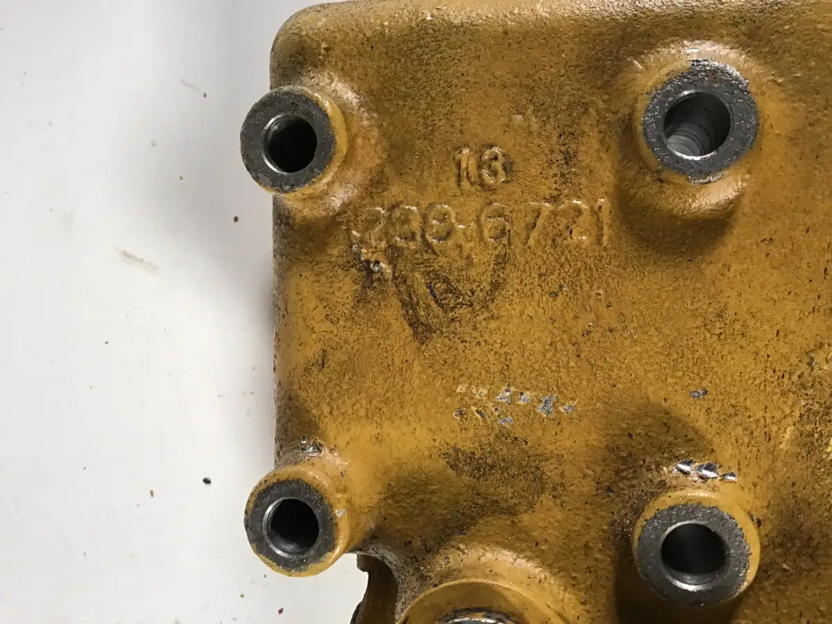 CATERPILLAR BOÎTIER DE THERMOSTAT 2386721 UTILISÉ - Image 3
