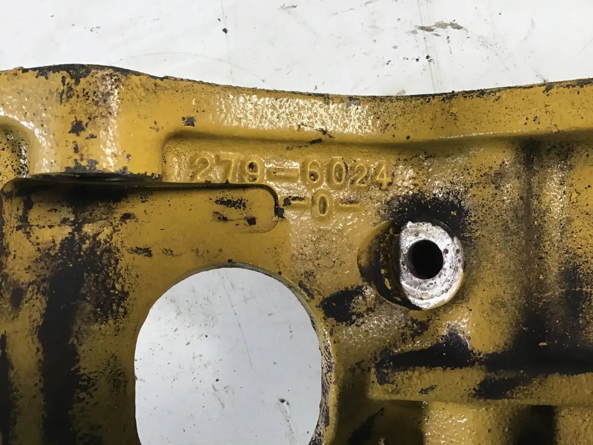 CATERPILLAR ALTERNATOR BRACKET 2796024 USED - Picture 2