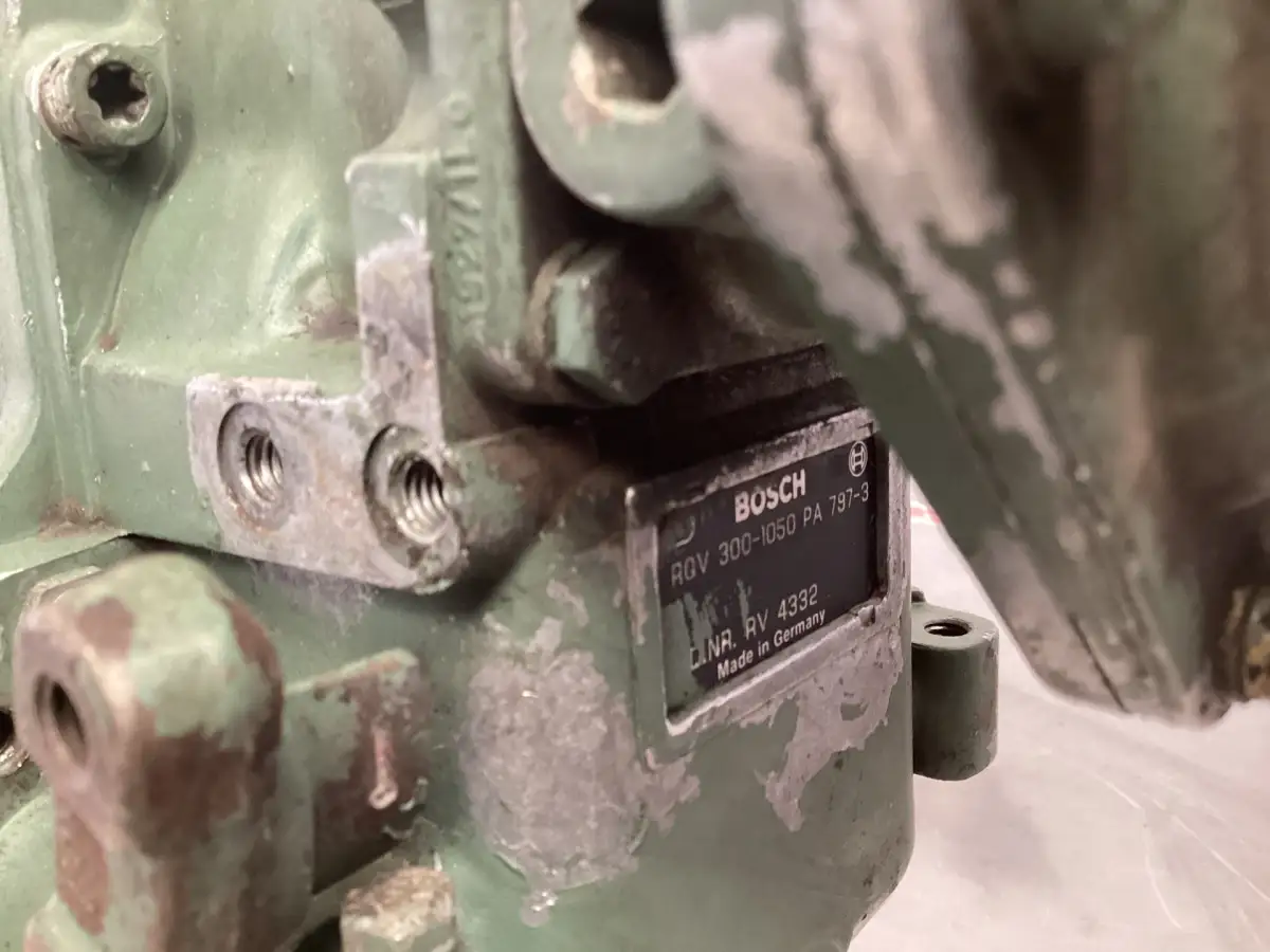 BOMBA DE COMBUSTIBLE BOSCH 0402648825 USADA - Imagen 2
