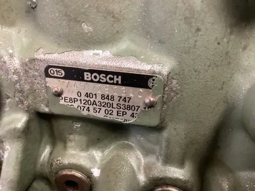 BOSCH FUEL PUMP 0401848747 USED - Thumb image 3