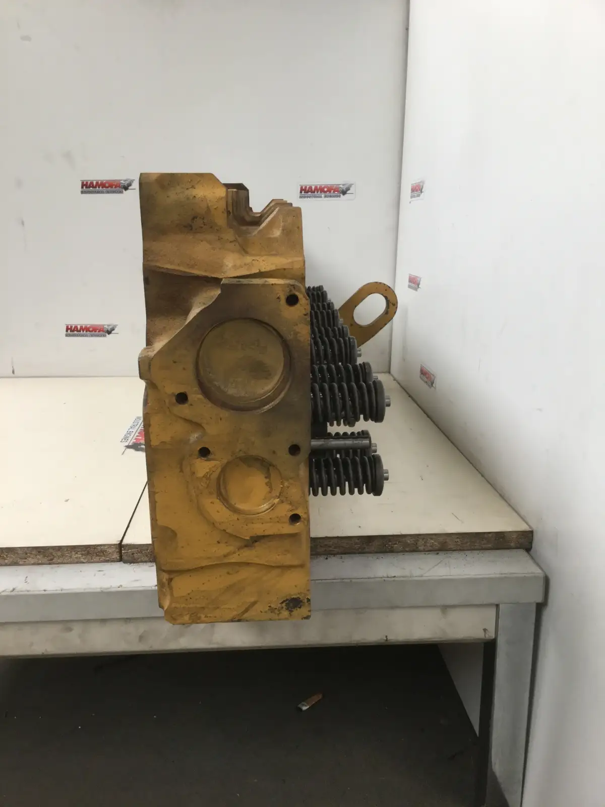CATERPILLAR CYLINDER HEAD 7W2222 USED - Picture 2