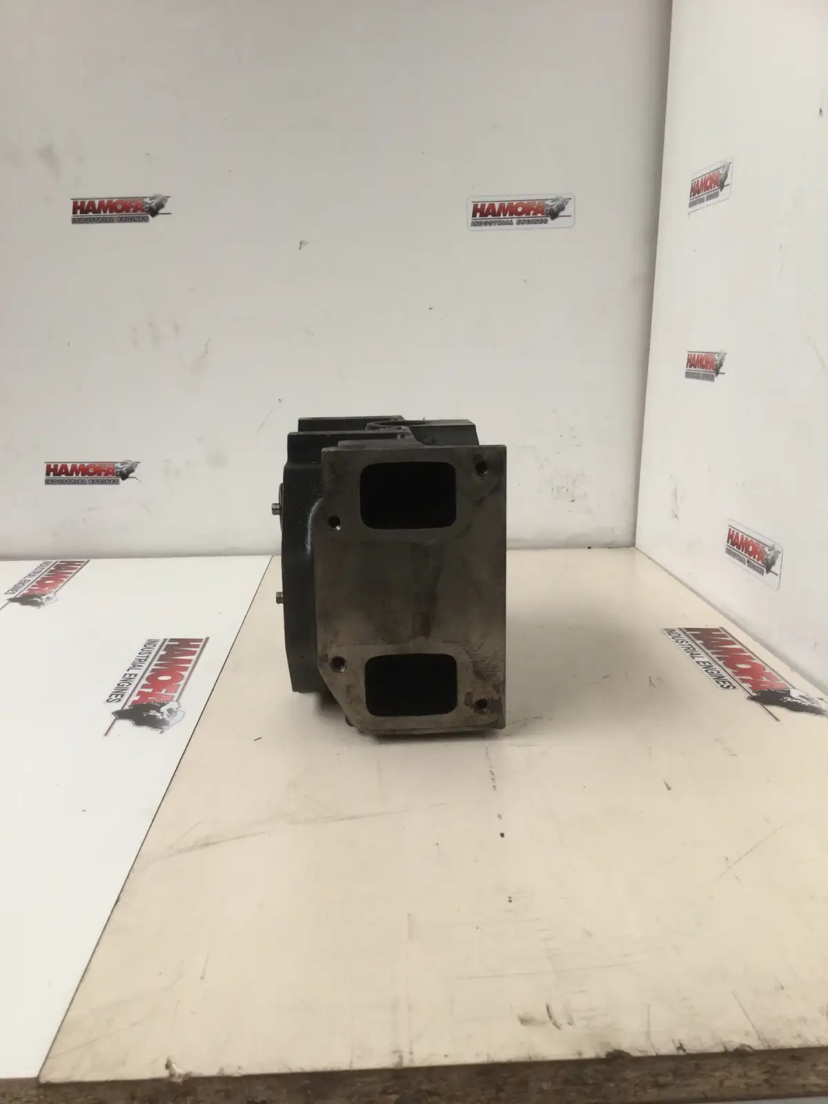 DEUTZ CYLINDER HEAD 04268377 USED - Picture 4