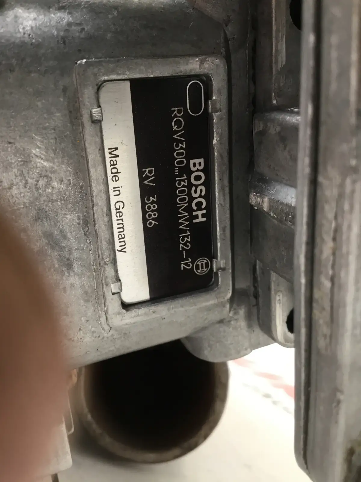 BOMBA DE COMBUSTIBLE BOSCH 0403244048 USADA - Imagen 2