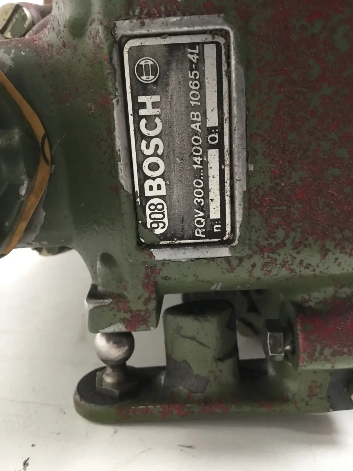 USED BOSCH FUEL PUMP 0400846522 - Picture 2
