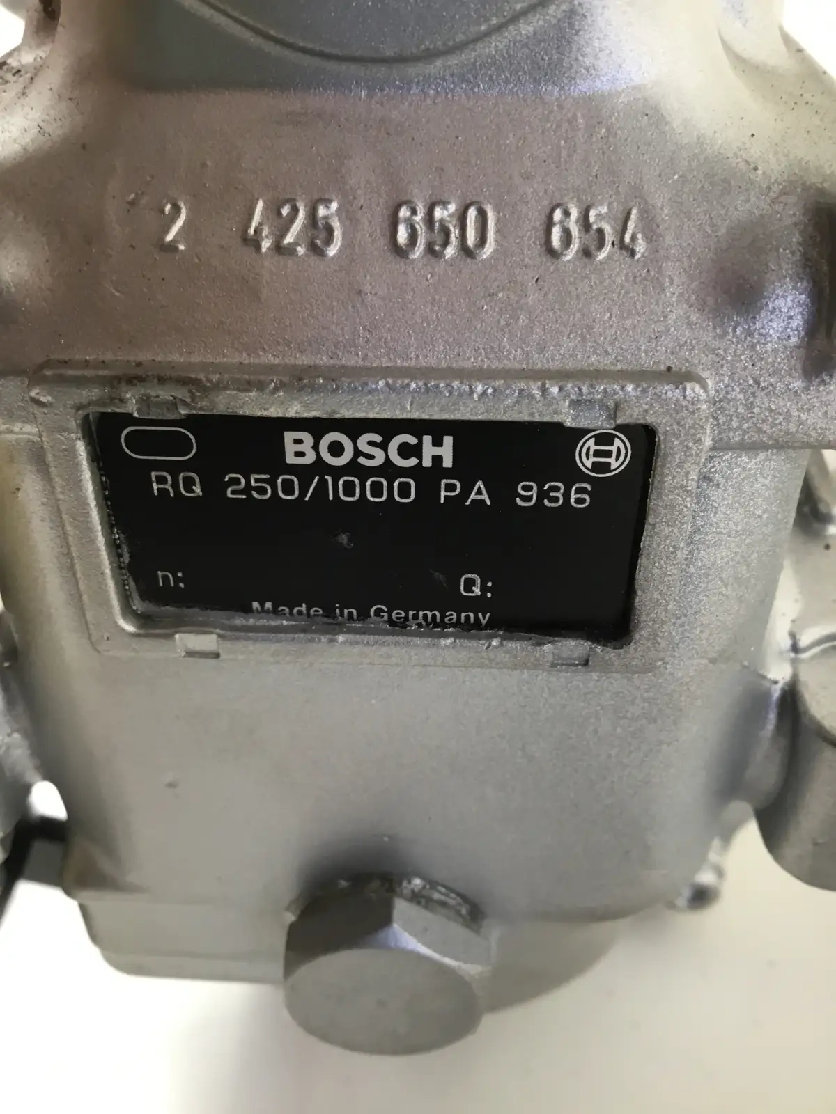 BOSCH KRAFTSTOFFPUMPE 0402646894 GEBRAUCHT – Bild 2