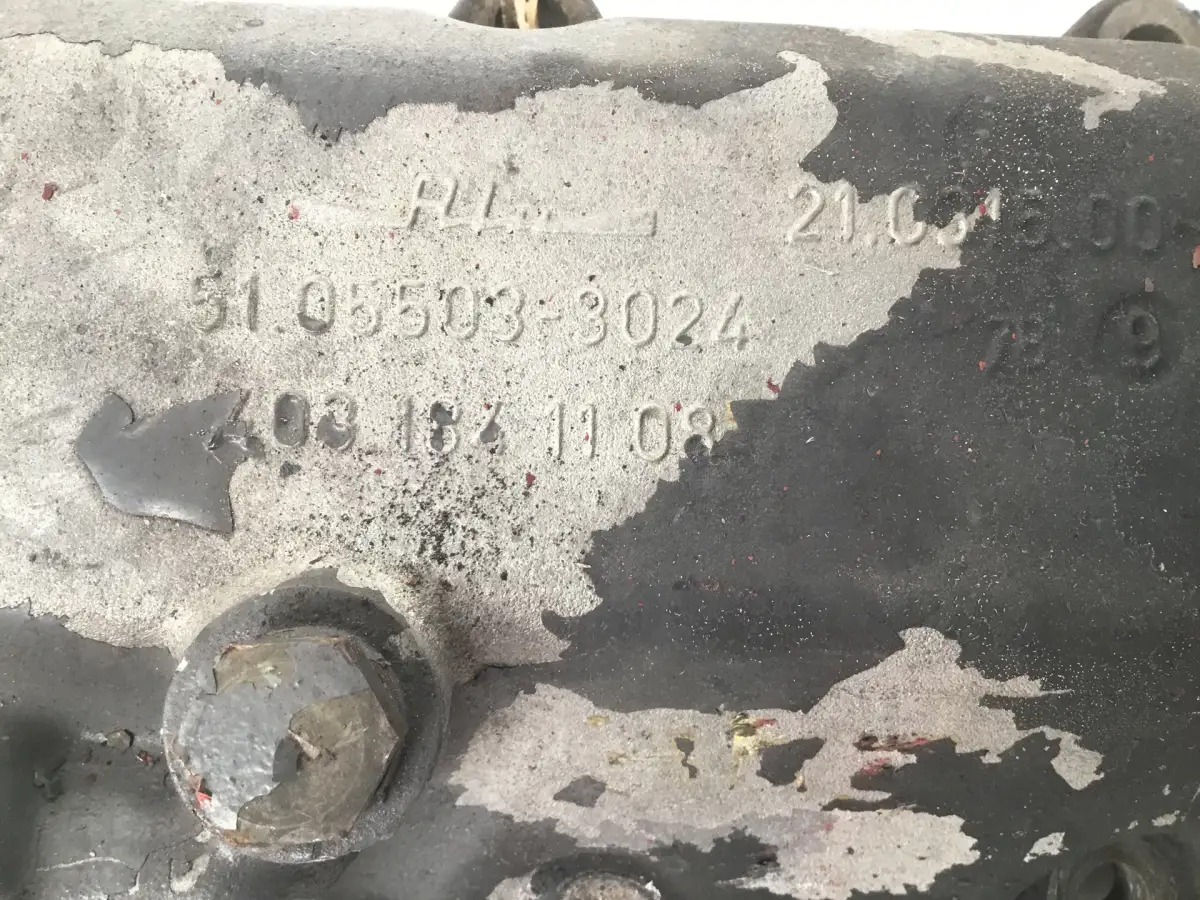MAN OIL COOLER HOUSING 51055036094 USED - Picture 2
