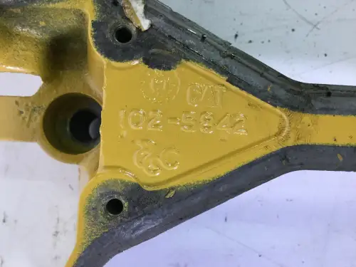 CATERPILLAR INTERMEDIATE VALVE COVER 1025842 USED - Thumb image 2