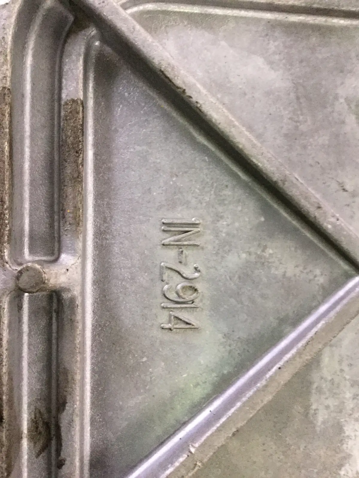 PLACA DE CUBIERTA CATERPILLAR 1N2914 USADA - Imagen 2