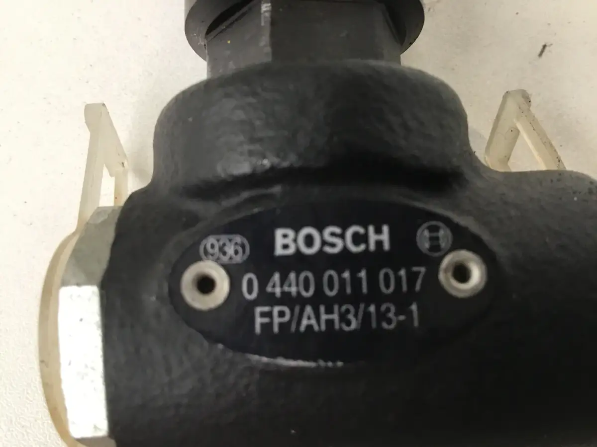 BOSCH HAND PUMP 0440011017 USED - Picture 3