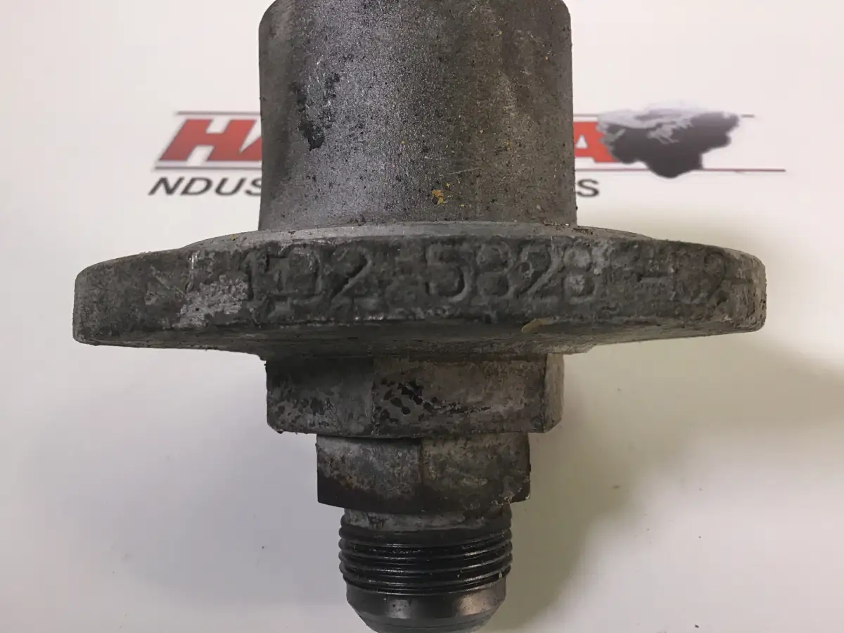 CATERPILLAR OIL FILTER ADAPTER 1025828 USED - Picture 2