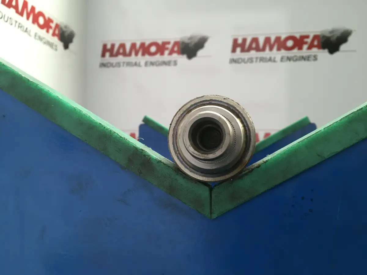 DEUTZ NOCKENWELLE 04176251 GEBRAUCHT – Bild 2