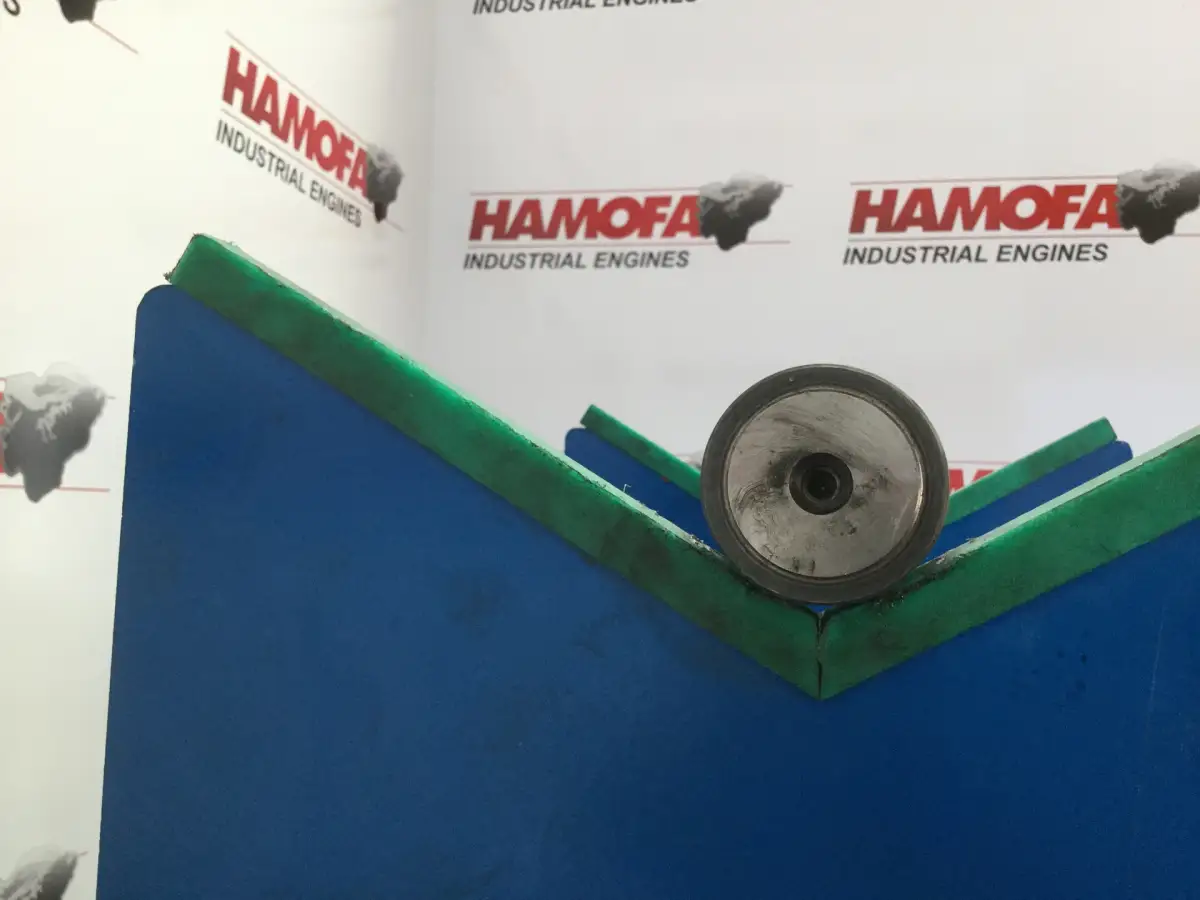 DEUTZ NOCKENWELLE 04178829 GEBRAUCHT – Bild 2