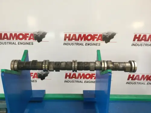 ÁRBOL DE LEVAS DEUTZ 04220779 USADO