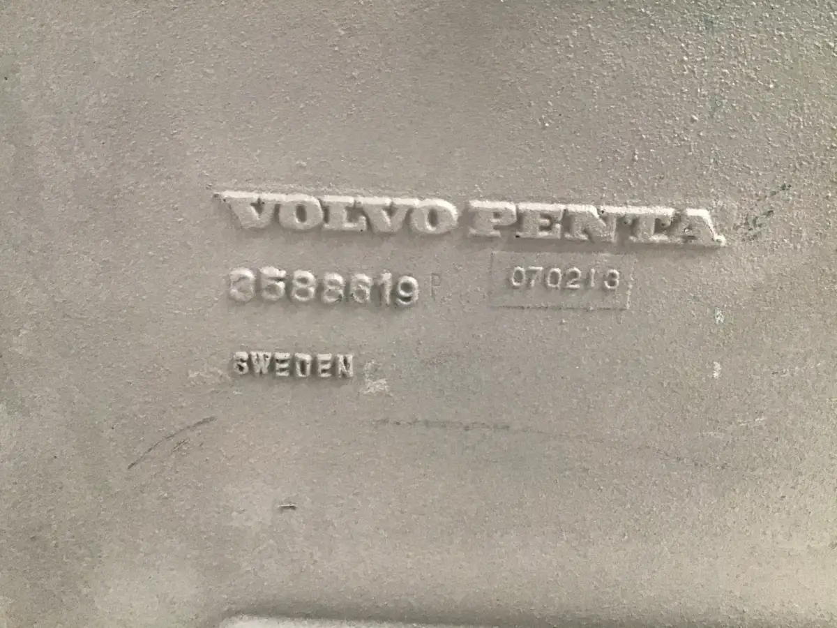 VOLVO PENTA 8588519 Б/У - Фото 2