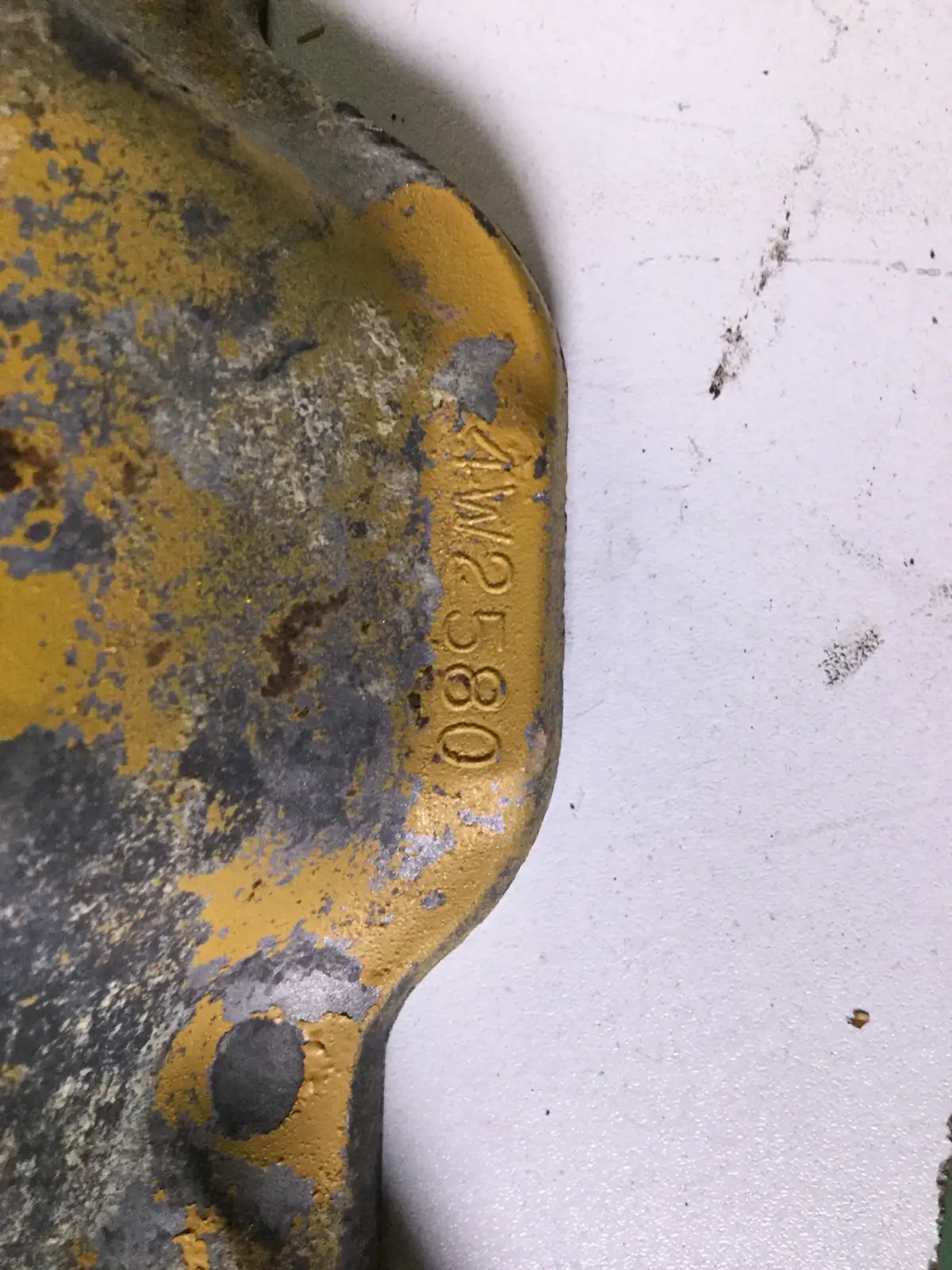 CATERPILLAR VALVE COVER PIECE 4W2580 USED - Picture 2