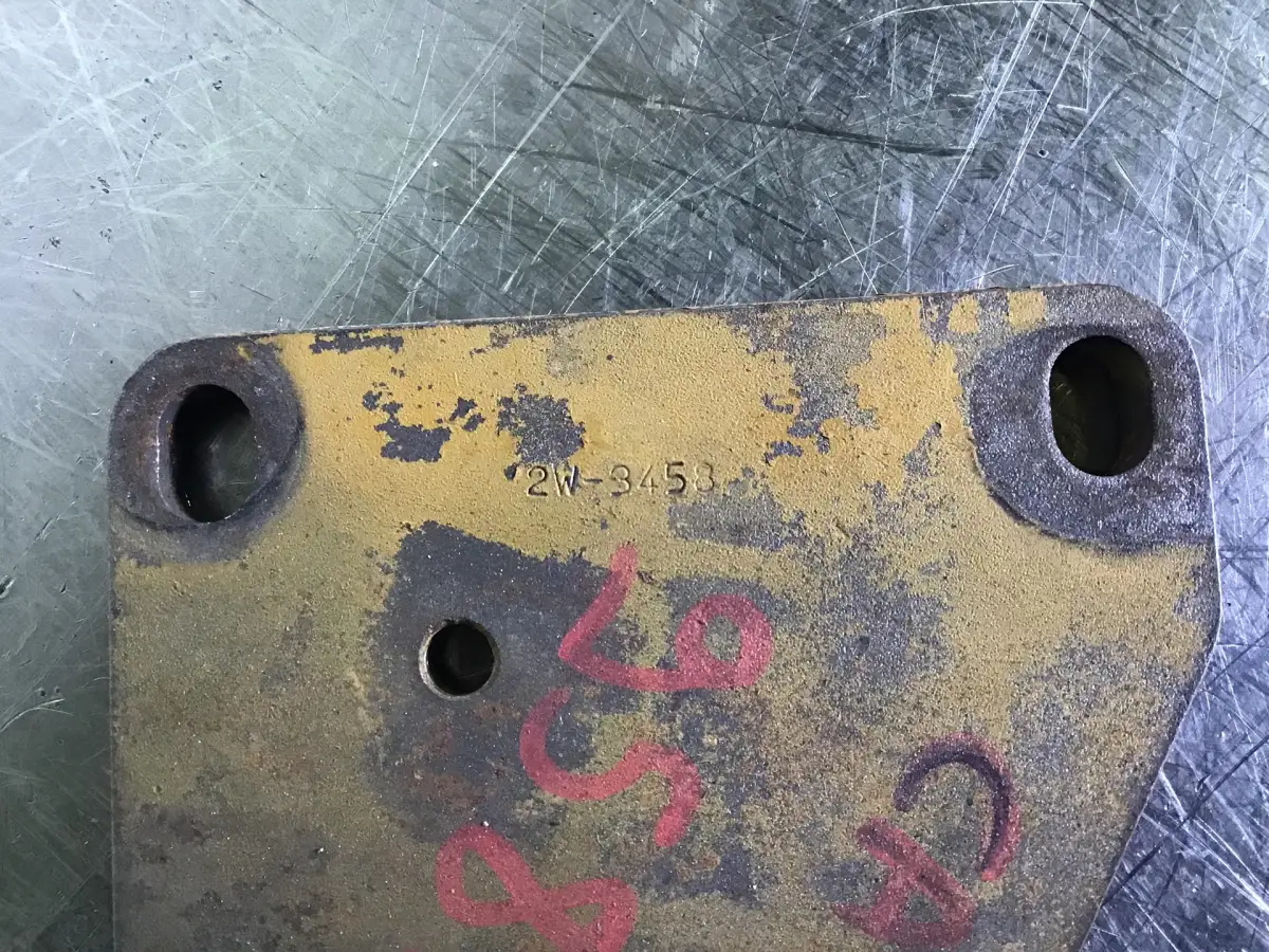 CATERPILLAR SUPPORT DE FILTRE À CARBURANT 2W3458 D'OCCASION - Image 2